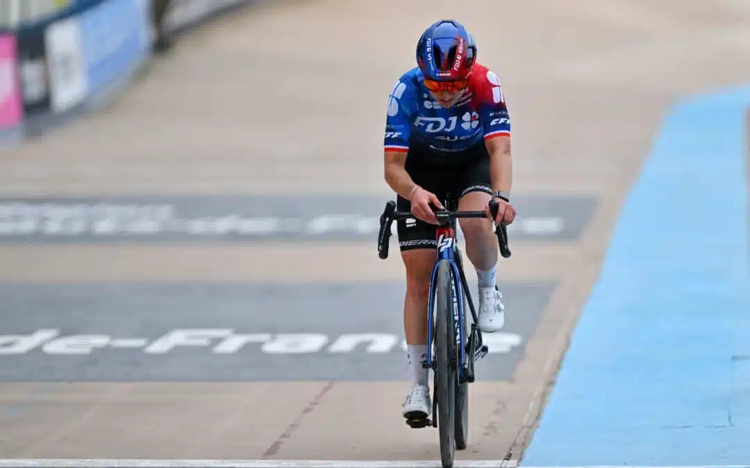 Malgré les Adversités, l’équipe surmonte les pavés de Paris-Roubaix